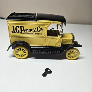 ERTL 1913 Ford Model T Diecast Bank JCPenney Department Stores, With Key.